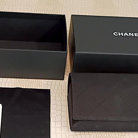 New CHANEL Quilted Eyeglasses Sunglasses Case Gold CC, CC Cloth, CC Box, etc. - Picture 3 of 16